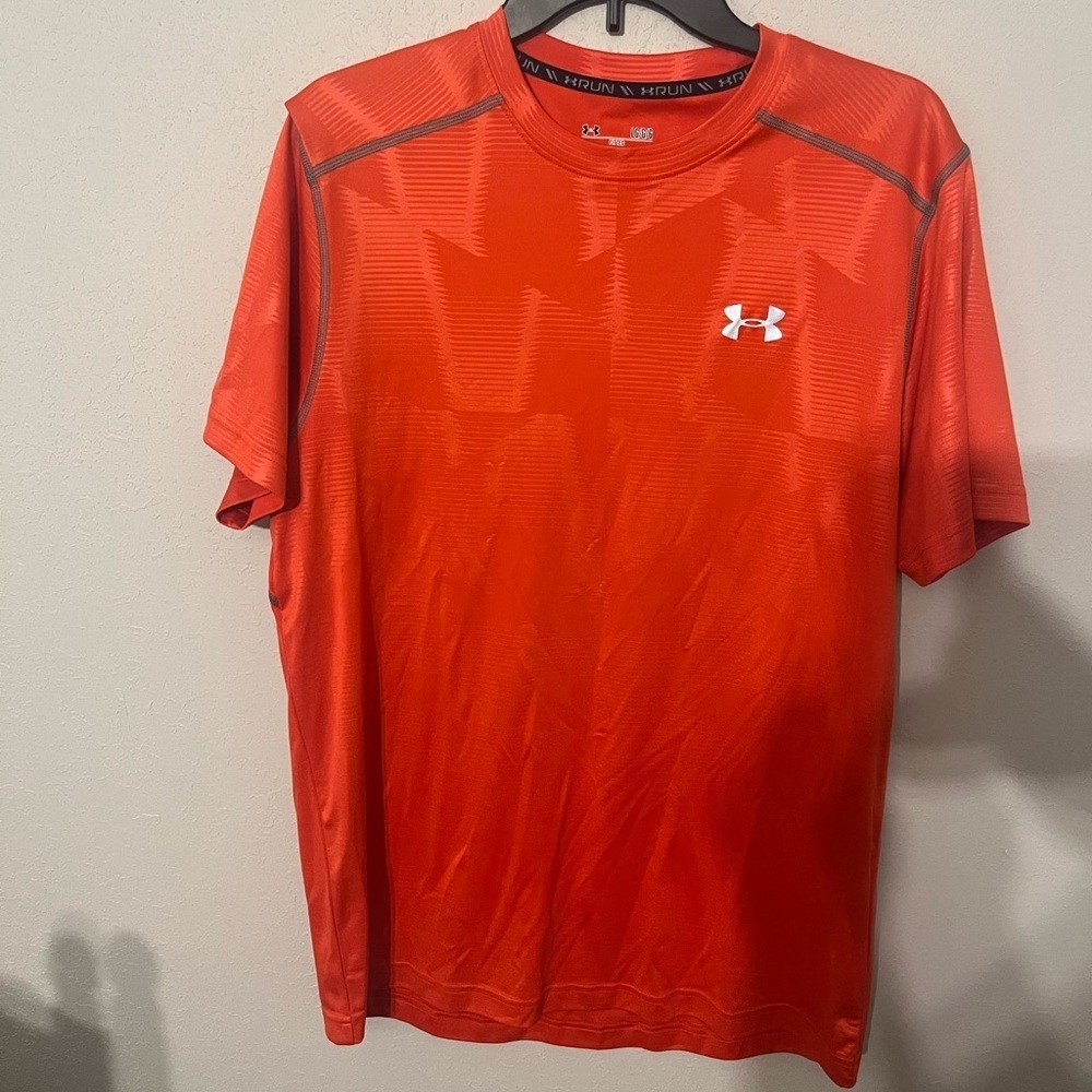 Men’s Under Armour Athletic Shirt - Picture 1 of 4